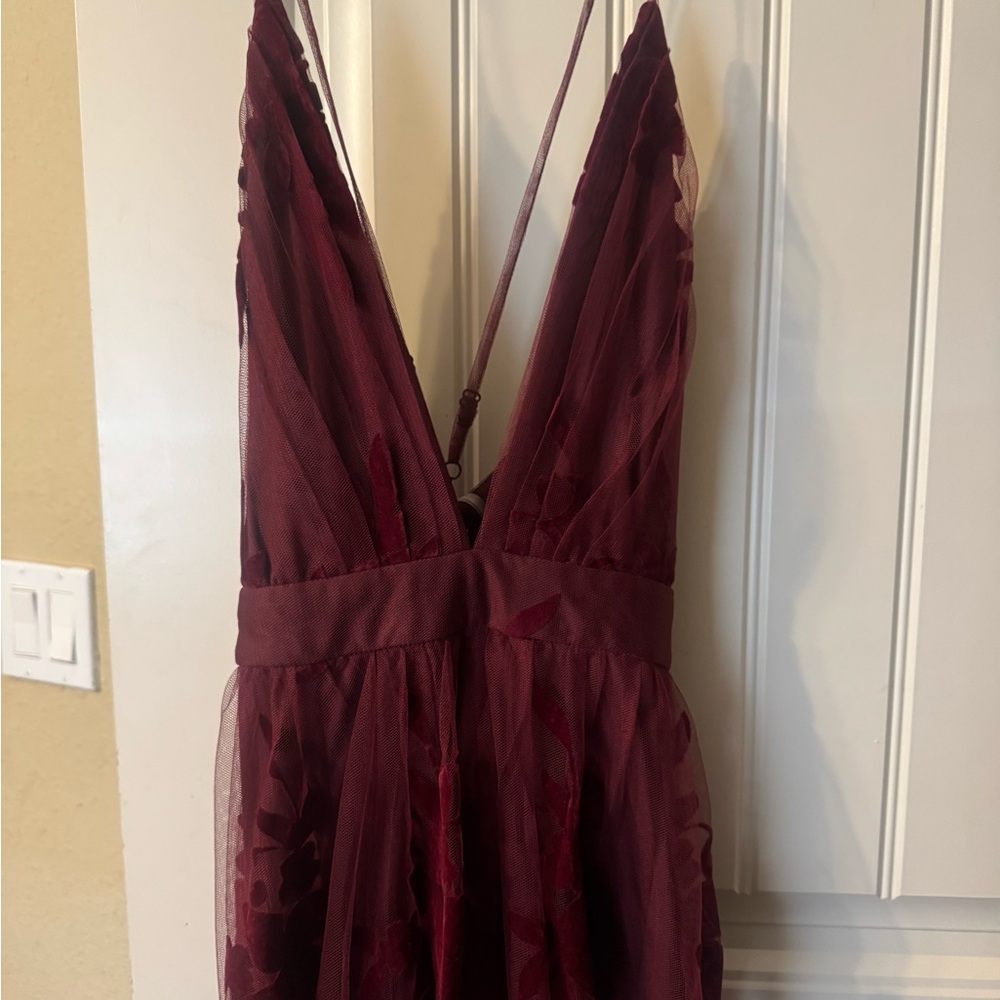 Elegant Burgundy Sleeveless Dress
